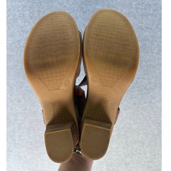 Dansko Womens sz 40 Deandra Studded Taupe Shimmer Sandal Block Heel BOHO T Strap - Picture 11 of 13